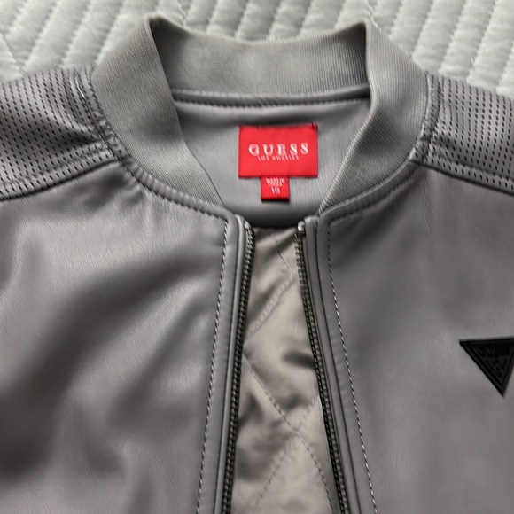 Boys jacket from Guess size 10 excellent condition colour gray silver - Picture 2 of 6